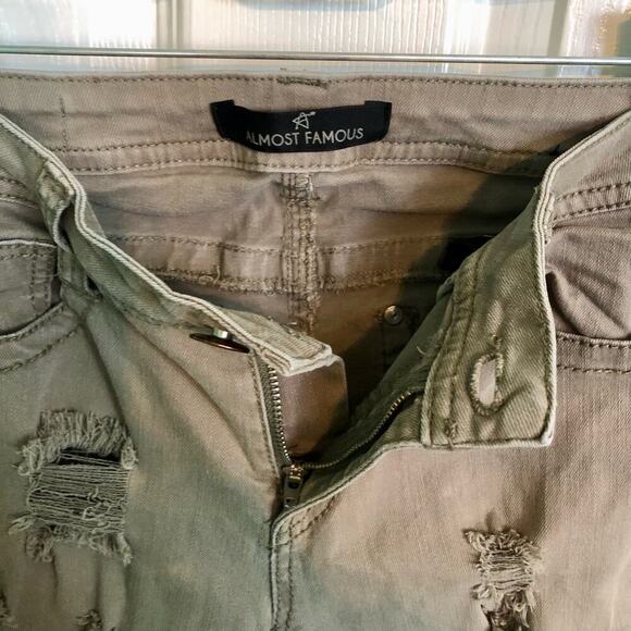 Almost Famous Brown Khaki Distressed Skinny Jeans - Junior's 5 - Picture 3 of 6